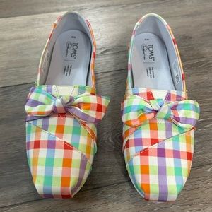 NWOT TOMS Slip On Shoes